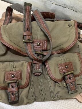 Fashion Express Utility crossbody in Green & Brown